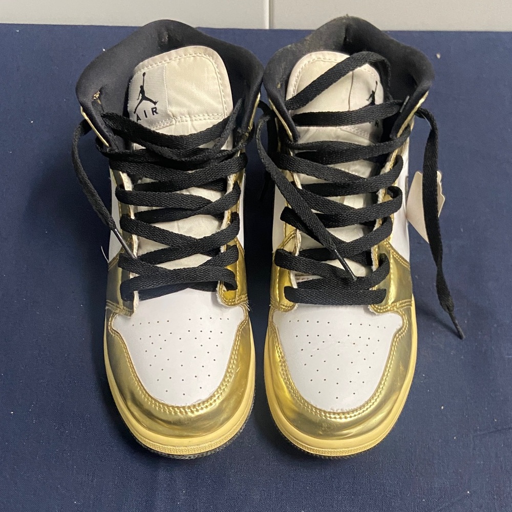 Nike Air Jordan 1 Mid SE "Metallic Gold" sneaker size 7y